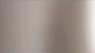 핑크니트 아래로 출렁이는 육덕몸매