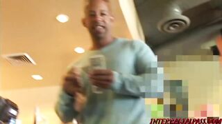 흑형의 괴물 사이즈 자지에 놀라는 유부녀 china