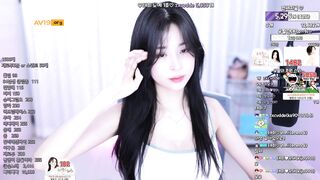 BJ태희 방송 중_무의식.버릇처럼 브라 벗음 [꼭지노출] korean bj