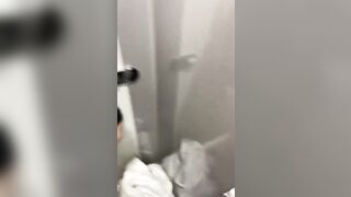 급하게 화장실에서