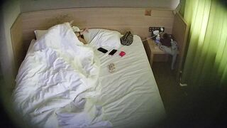 酒店精品✅健身肌肉猛男和背奢侈品LV包的美女激情做爱✅4小时12分钟5V完整版 china (4)