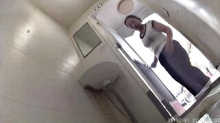 【厕拍】公共厕所偷拍几位年轻妹子上厕所[某房原版] ipcam (2)