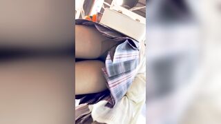 【KFC】タイトスカートにメガネの女子がスナック菓子を買っている。白いインナーCDがカメラに収まりそうになる ipcam