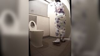 新狩場洋式トイレを撮りました！駆け込みギリギリ浴衣娘撮れた！ ipcam