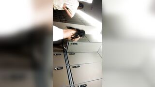 第66話～家庭内入浴クラブ～着替えて入浴して水遊び～巨乳をロックして隠し撮り～6V ipcam (6)