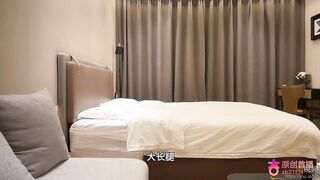杏吧鳩摩智 - 約了一個身材很美的模特兒 粉嫩大胸手掌都抓不住 china