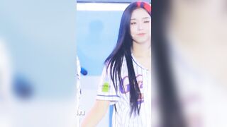트리플에스 김채연 슴골 (2)