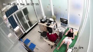 【破解摄像头】稀缺医院妇科检查 孕妇插逼阴超(4)[某房原版]23V ipcam 1