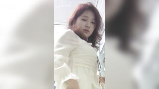 【トイレショット】前から後ろまでダブルアングルで極上白虎女子大生が2回放尿（生写真付き） ipcam (1)