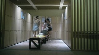 【全網元义的限定】ウォーターパーク美女着替え中 お風呂編㊙️ 透かしなし原画【シーズン5】9V ipcam (4)