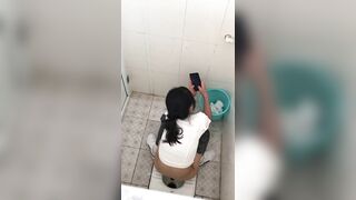 【厕拍】把厕拍干成了泄密 拍了二十多位同学附生活照 ipcam 2 (2)