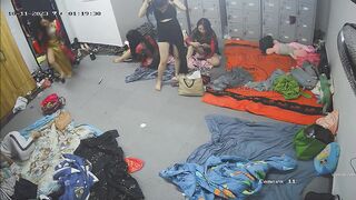 [해킹카메라] 클럽 탈의실 감시 - 핫바디, 미녀들이 곳곳에, 105V [특정 룸의 원본 버전] ipcam (20)