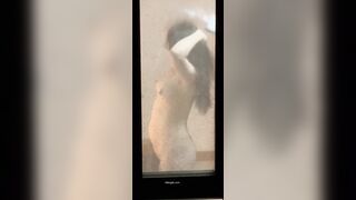 熟練したカメラマンが国内航空会社の客室乗務員の寮に潜入し、窓越しに彼女たちがシャワーを浴びたり着替えたりする様子をこっそり撮影した ipcam 6 (2)