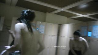 【重磅首发】国内某温泉会所偷拍换衣 美女如云29[某房原版]part2 ipcam (4)