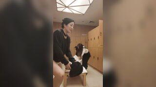 【温泉編】大きな胸を梨のように垂らしながら前かがみになる美女たち多数 ipcam (2)