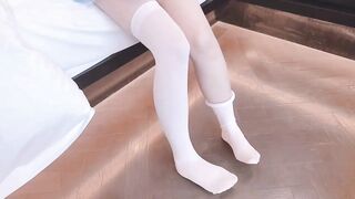 JK短裙不穿內褲 可愛發情的小母狗 自慰不過癮只能用肉棒滿足她 色色淫紋白虎榨精狂射 琳琳学妹 - china