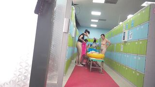 【独占オリジナルファイル】ウォーターパーク美女たちの着替え＆シャワー ipcam (6)