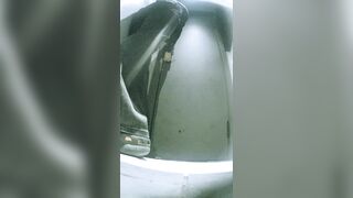 黒ストッキングとハイヒールを履いた美女たちの【酒場トイレ盗撮シリーズ】第3弾を独占公開 ipcam (8)