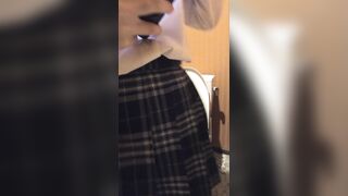 デパートのトイレでこっそりオナニーしちゃうJ〇⑰ voyeur jp (14)