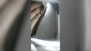 バーでの撮影後に撮影された高画質写真：親友同士が一緒におしっこをしている様子（コンピレーション） toilet (4)