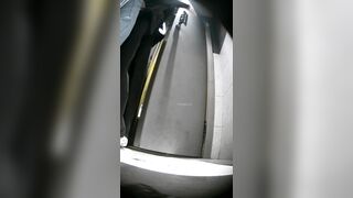 バーでの撮影後に撮影された高画質写真：親友同士が一緒におしっこをしている様子（コンピレーション） toilet (8)