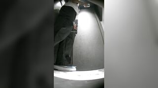 高画質のバーの舞台裏写真：ハイヒールとストッキングを履いた長い脚（8） toilet 2 (4)