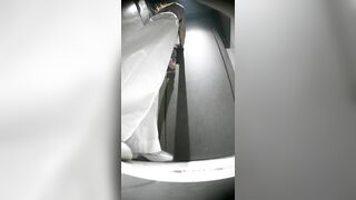 高画質のバーの舞台裏写真：ハイヒールとストッキングを履いた長い脚（8） toilet 2 (7)