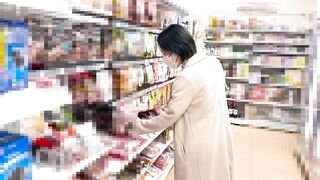 アナルもマンコもクパァ♡ハーフ美人のハート型のマン毛真下からの直下アングルで丸見え逆さ撮り voyeur jp