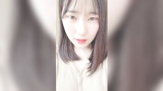 個人撮影　同一系　見どころ満載！美人女子大生。 脱衣、全裸オナ、おし○こ jav jvip (5)