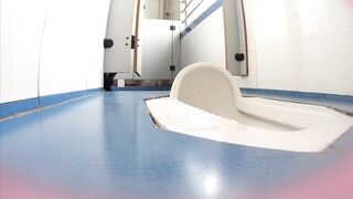 【定番・トイレ映像】「青春への賛歌」シリーズ：完全版 — 高校2年生の少女が、その可憐な秘部から排尿する様子を至近距離で捉えた映像に加え toilet 2 01-150426
