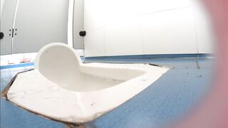 【定番・トイレ映像】「青春への賛歌」シリーズ：完全版 — 高校2年生の少女が、その可憐な秘部から排尿する様子を至近距離で捉えた映像に加え toilet 2 02-150426