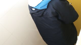 【定番・トイレ映像】「青春への賛歌」シリーズ：完全版 — 高校2年生の少女が、その可憐な秘部から排尿する様子を至近距離で捉えた映像に加え toilet 3 02-160426