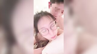 最高の傑作だ！顔面偏差値90分！極上可愛い眼鏡っ娘！20歳の東京のある大学の女子大生セックスのゴム無しハメ撮り（完全版無修正） jvip 01