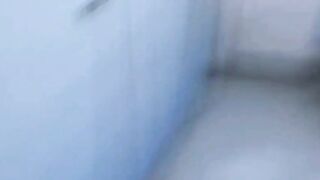 （スマホ）バイト先の後輩（高○生）が彼女と学校のトイレでHしてました。制服着たまま挿入、個室でフェラチオ→口内射精まで。（素人） jvip