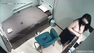 美容整形を受けた女性セレブ：病院の個室で自慰行為にふける大胆な女性 ipcam 2
