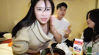 (한국야동) 아프리카 야킹 대구 97년생 자취방녀 친구들 korean porn vip