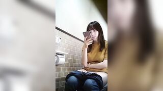 プレミアム美盗トイレ vol.6 パ○パンさん大集合！全員スジスジ見えてます♪ 全６名収録 voyeur jp 170526