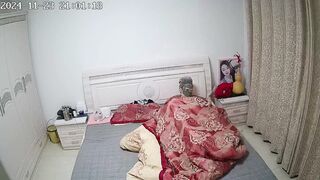 家庭用防犯カメラ♈ 白いシャツを着たセクシーな若い女性と彼女の夫の家庭内セックスライフが録画されている ipcam 01-170526