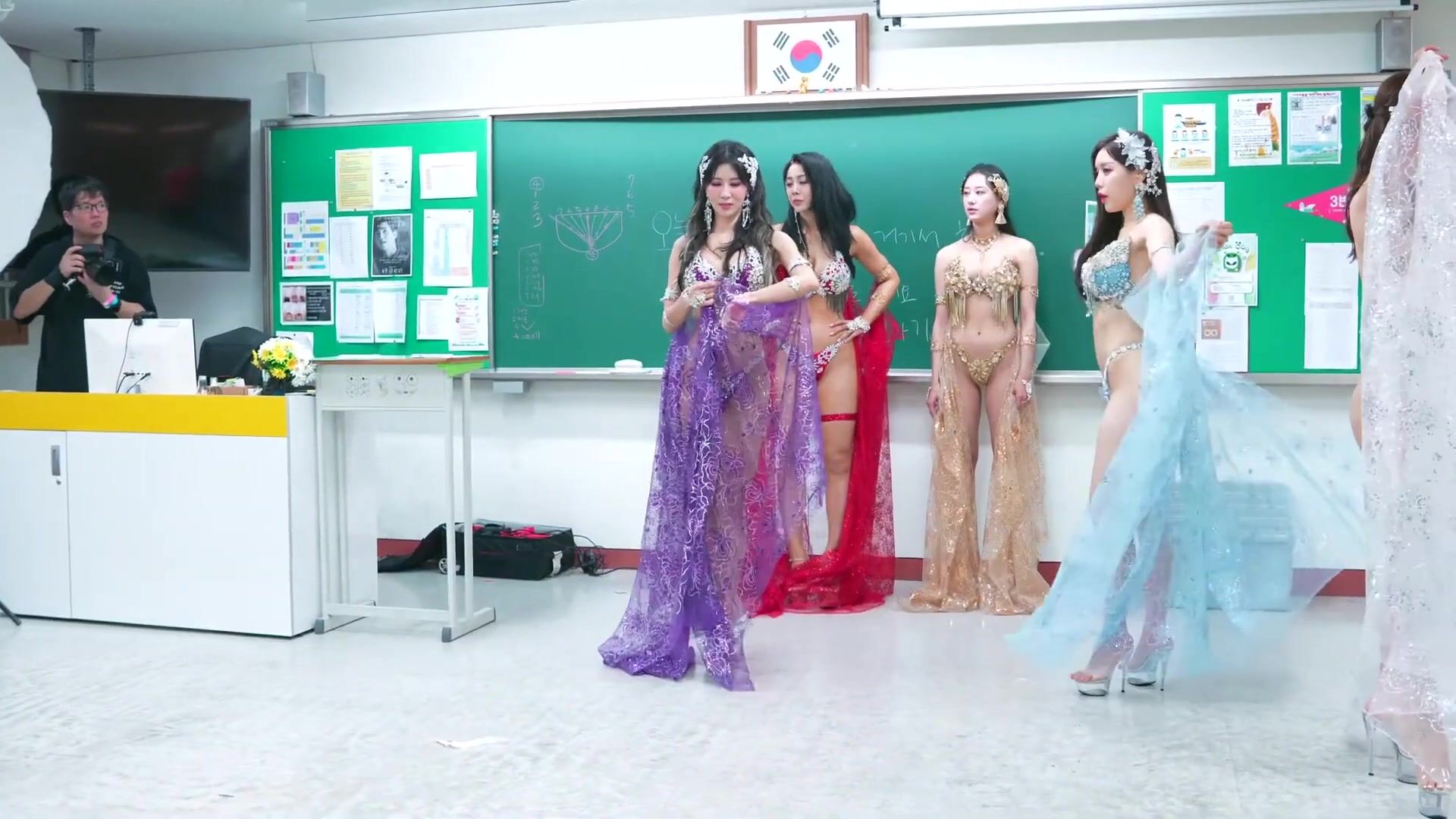 (Korean porn) Cera Queen bikini show rehearsal scene before the main stage korean porn vip 