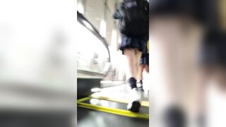 めくり逆さ撮りモデル3人ミニスカjkをガンガンめくる voyeur jp 02-200526