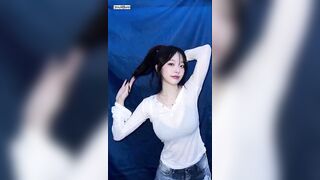 JEEWON SHOWS TITS 83042 1 KPOP ALLPOP