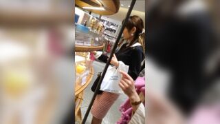 この女の逆さ撮りで暴発しちゃいました041と042セット voyeur jp 01-250526