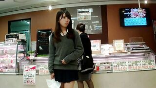 高画質 制服娘逆さ撮りｎｏ１２ voyeur jp