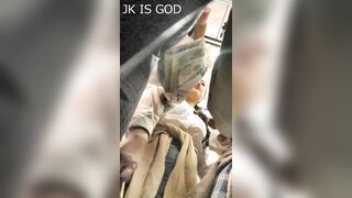 絶景 2人の純白フロントが光る 4人のギャルグループを真下から その１ voyeur jp
