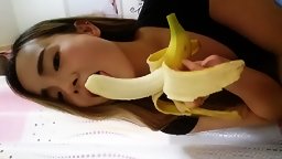 Chinese Singapore Teen Vesper Lynd Banana Sweet Blowjob 2